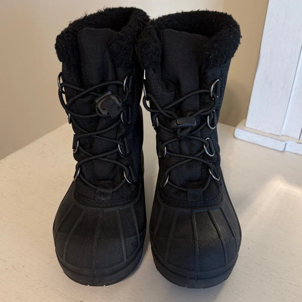 Sorel Youth Cumberland Black Insulated Snow Boots / Size 13 / Bungee Lace